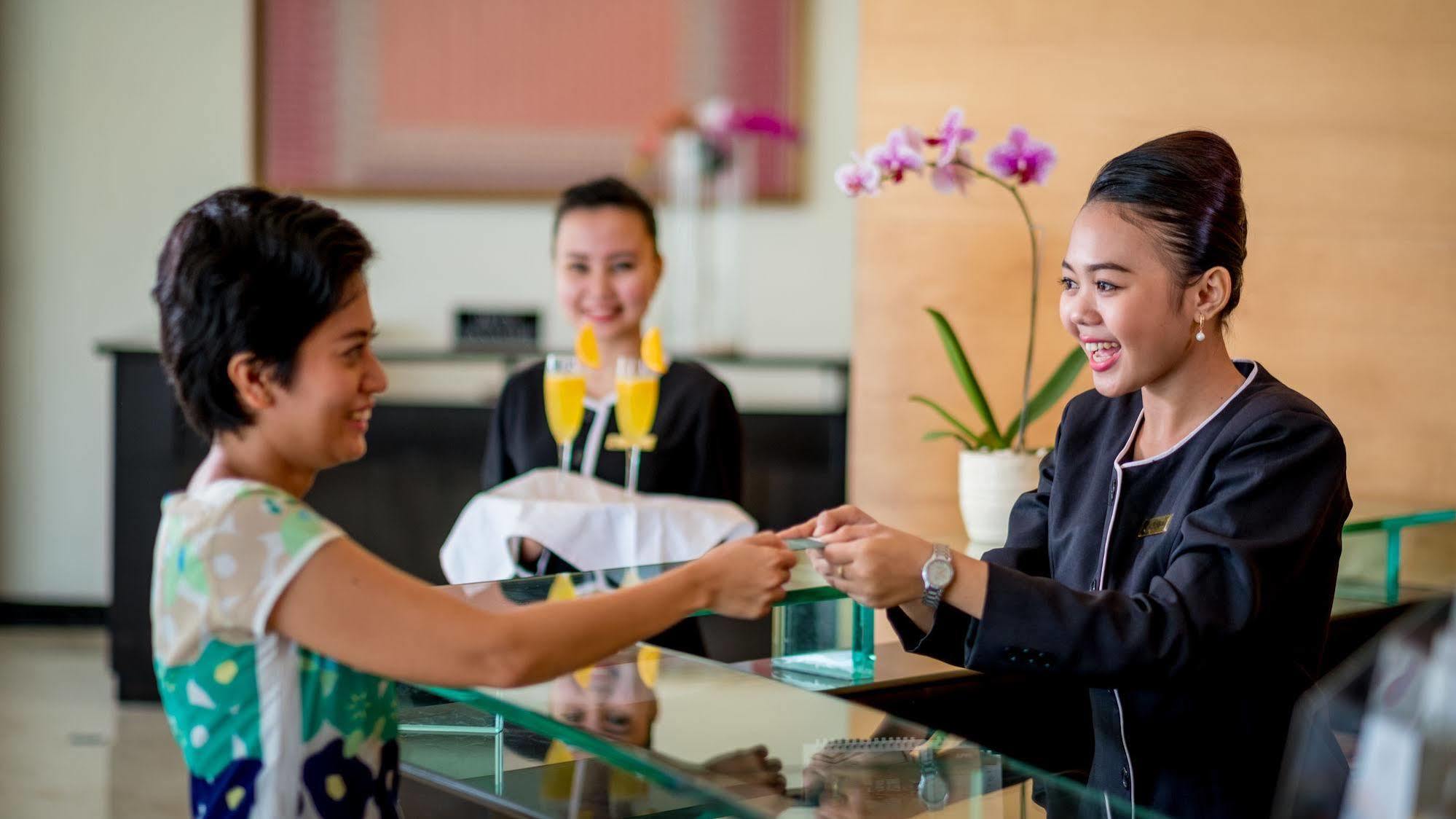 ซินเทซ่า เพนนินซูล่า โฮเทล ปาเลมบัง Hotel ภายนอก รูปภาพ