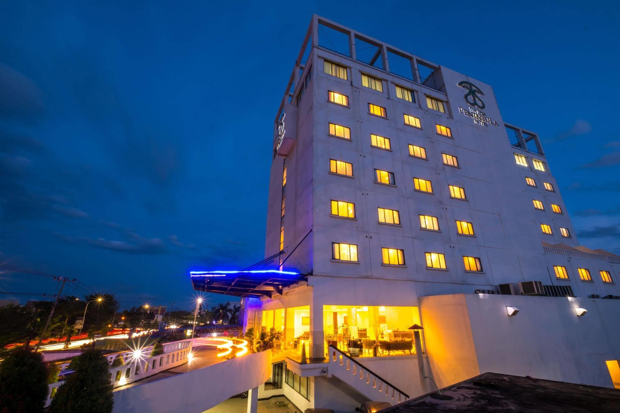 ซินเทซ่า เพนนินซูล่า โฮเทล ปาเลมบัง Hotel ภายนอก รูปภาพ