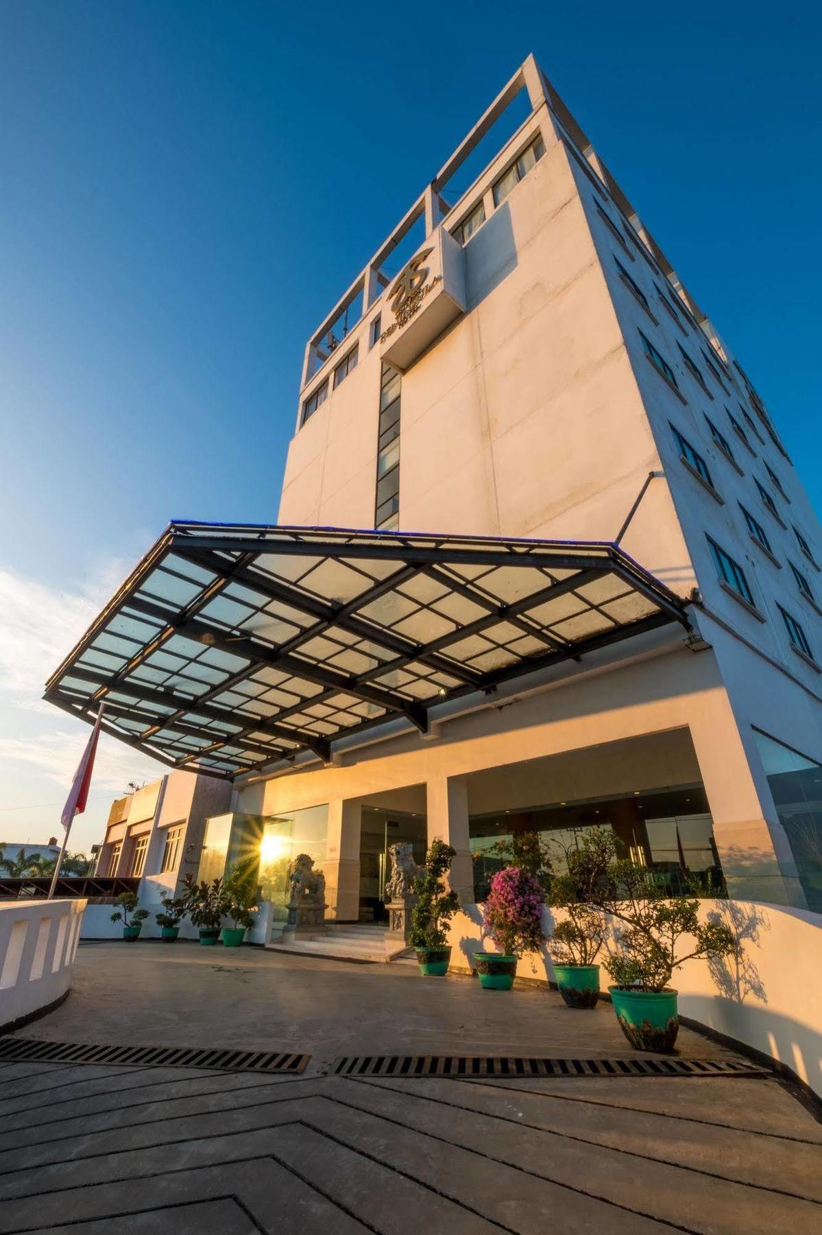 ซินเทซ่า เพนนินซูล่า โฮเทล ปาเลมบัง Hotel ภายนอก รูปภาพ